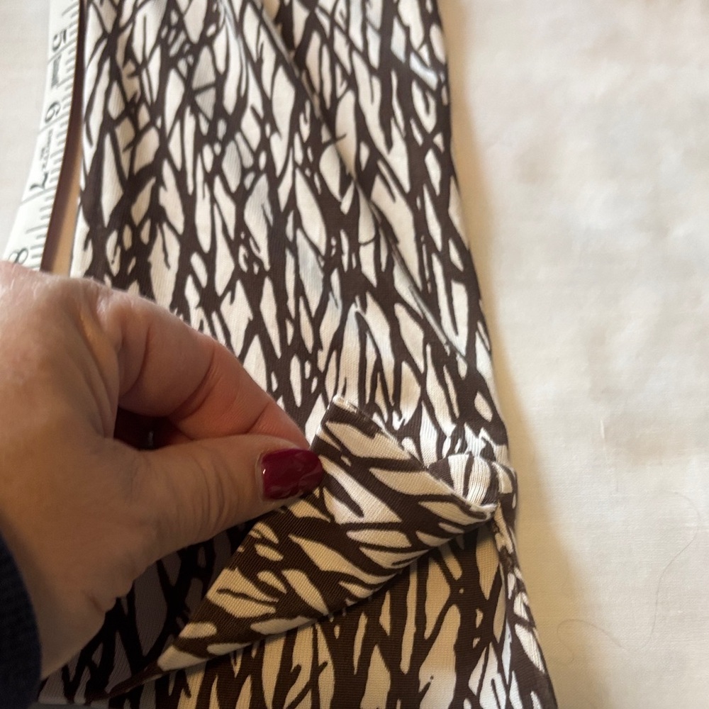 Diane Von Furstenberg Brown and Cream Patterned Dress - Picture 7 of 9